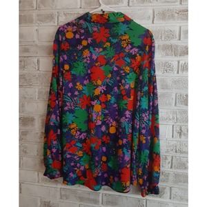 Vintage Lady Caribou Colorful Blouse